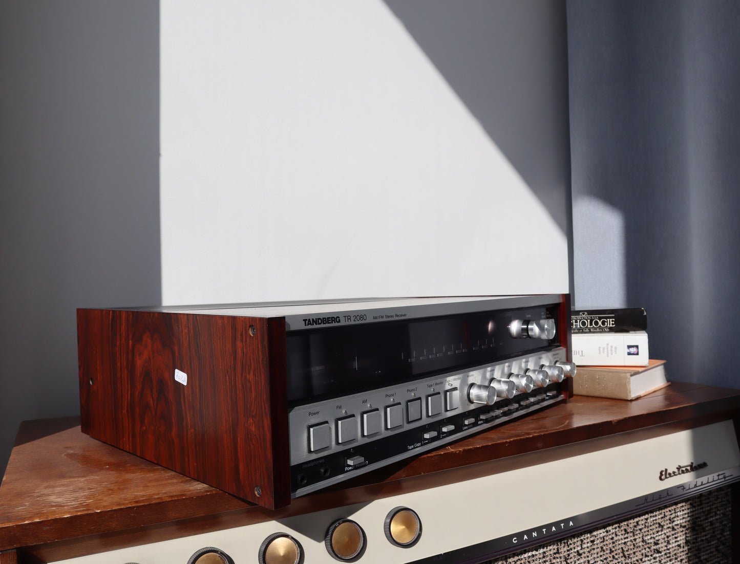 TANDBERG TR-2080 AM/FM SOLID-STATE STEREO RECEIVER