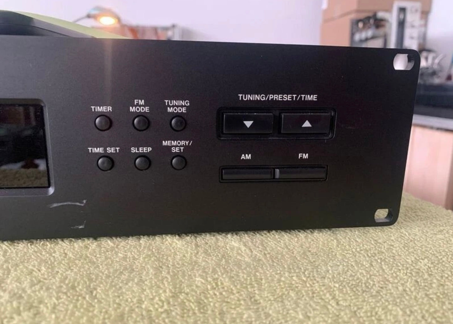TASCAM TU-690 Tuner