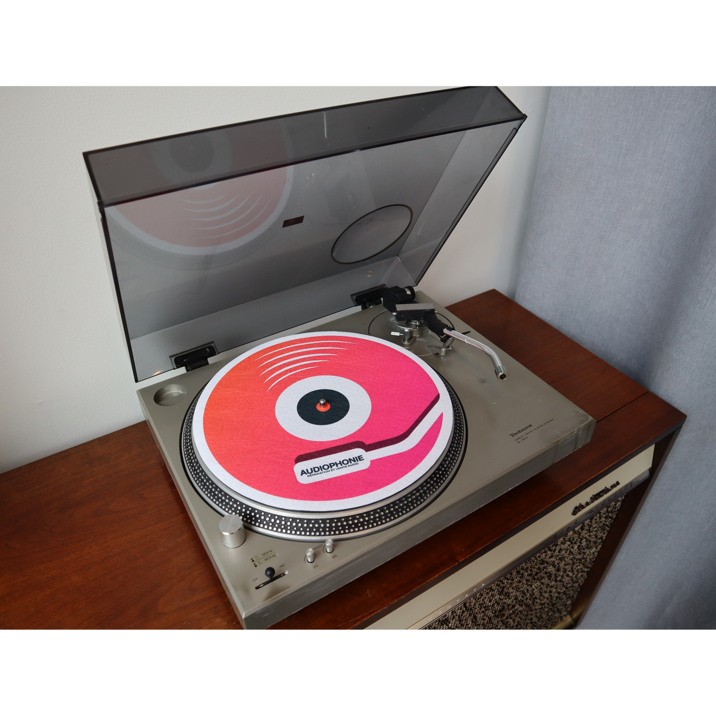 Technics SL-1200 Direct-Drive Turntable System