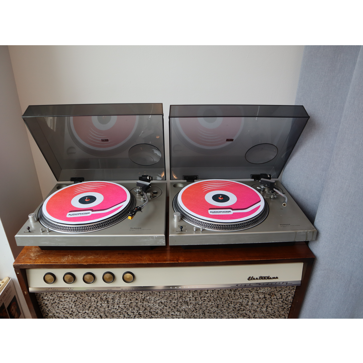 Technics SL-1200 Direct-Drive Turntable System