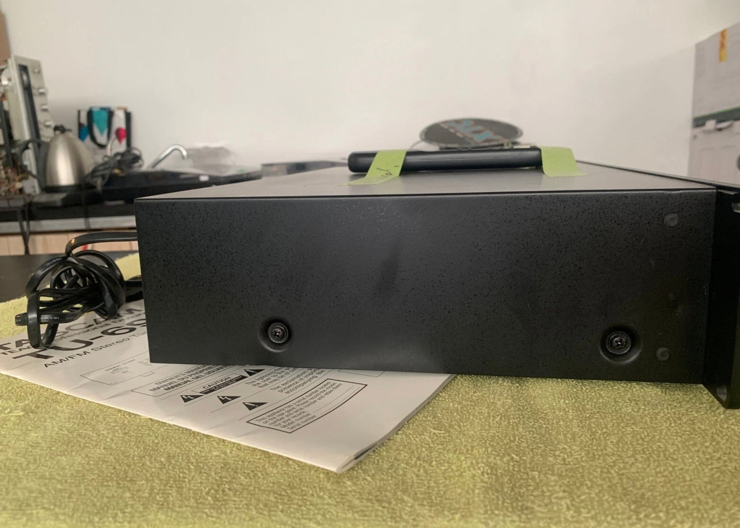 TASCAM TU-690 Tuner