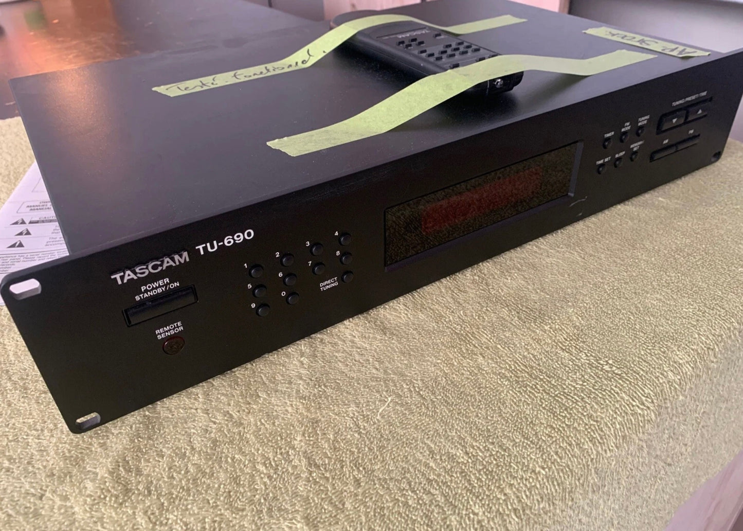 TASCAM TU-690 Tuner