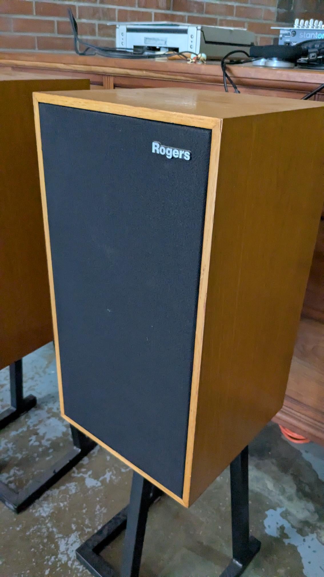 Rogers LS6 speaker bookshelf