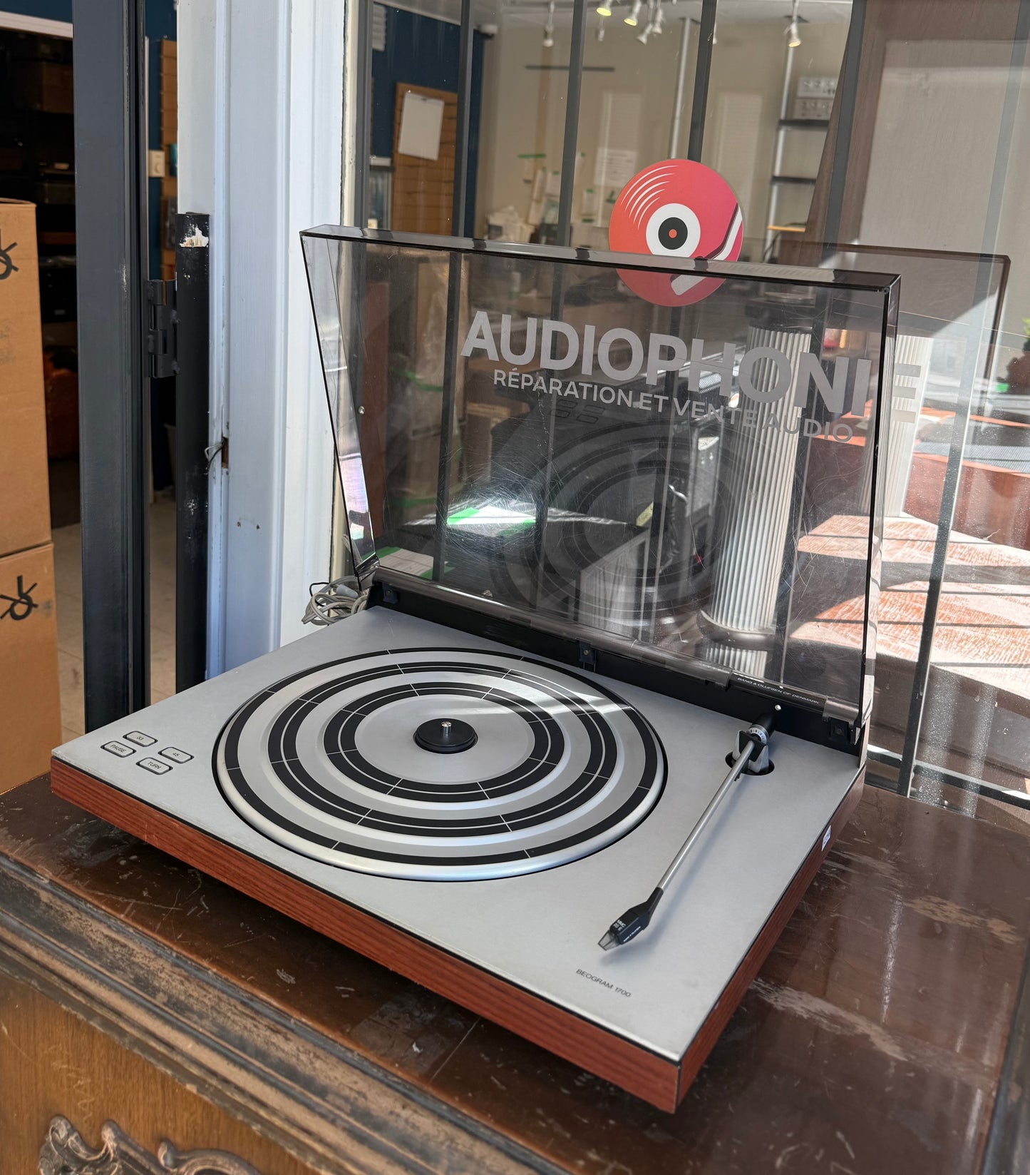 Bang & Olufsen Beogram 1700 Turntable