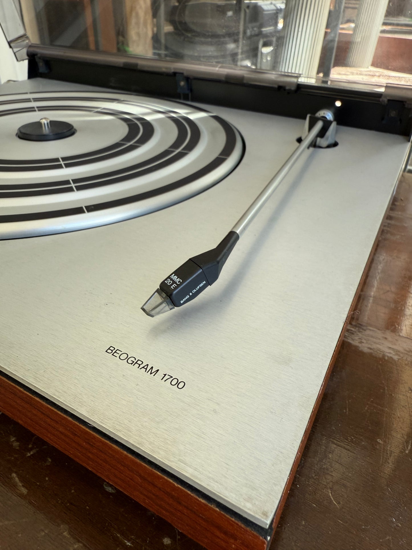 Bang & Olufsen Beogram 1700 Turntable