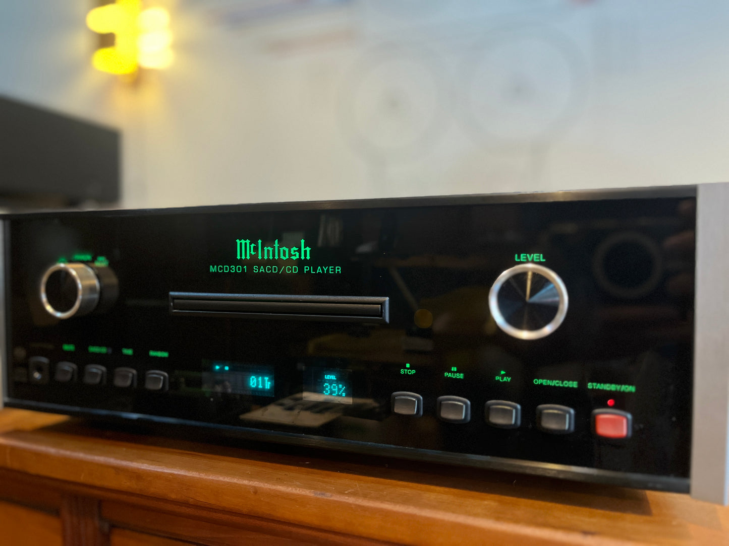 Mcintosh MCD301 SACD/CD Player