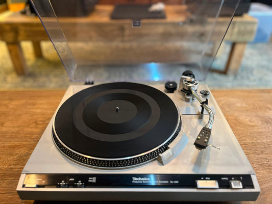 Technics SL-220 Table Tournante